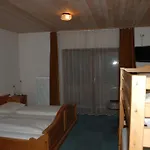 Baeuerle 3* היליגנבלוט