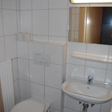 鲍尔勒旅馆 招待所 海利根布卢特