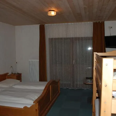 鲍尔勒旅馆 3* 海利根布卢特