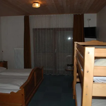 Baeuerle 3* هيليغنبلت