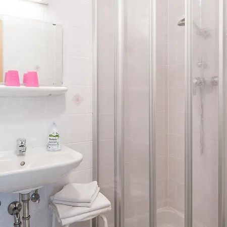 鲍尔勒旅馆 招待所